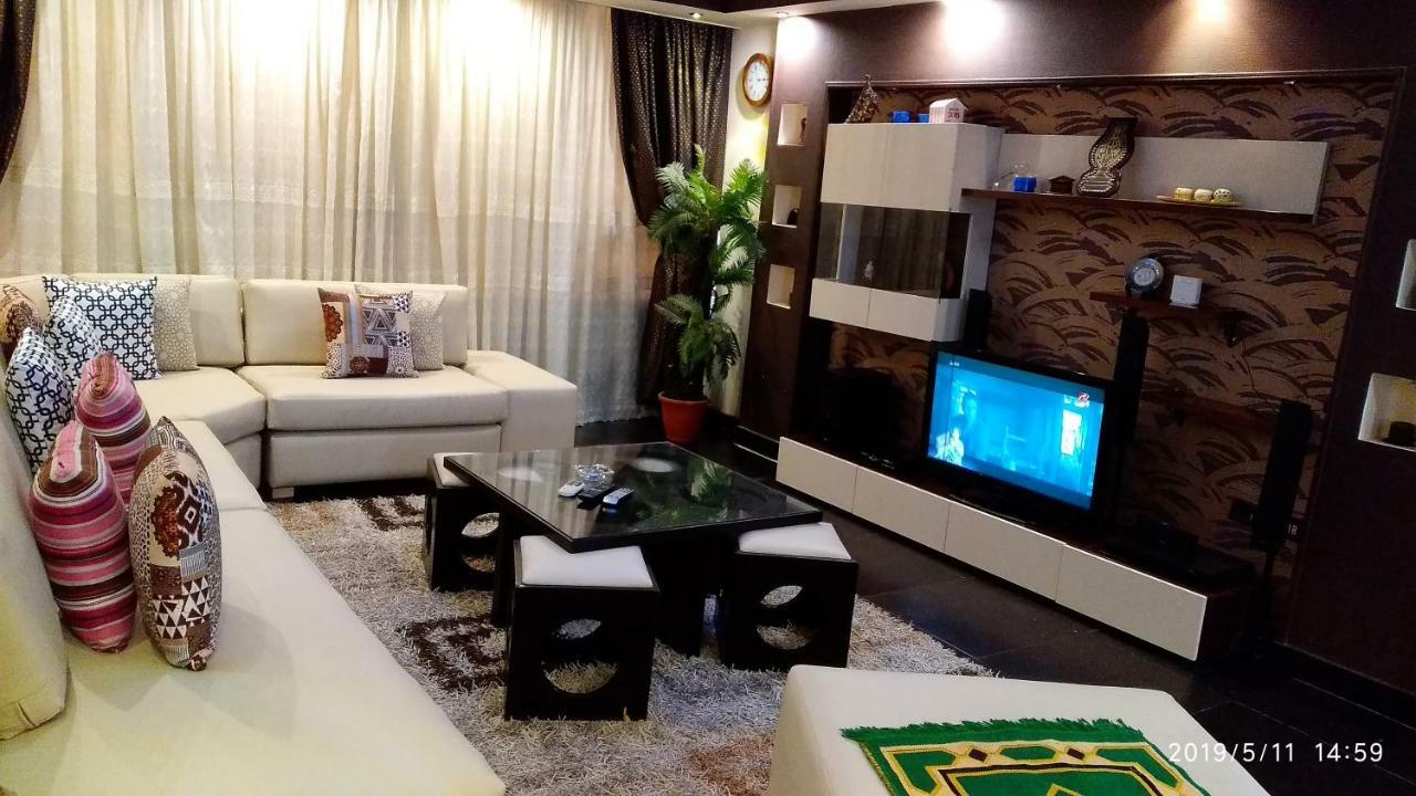 Hamdy 5 Star Apartment Кайро Екстериор снимка